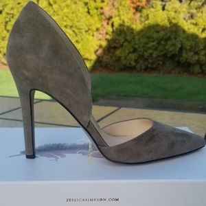 Jessica Simpsons Pump heels olive green size 6 worn once